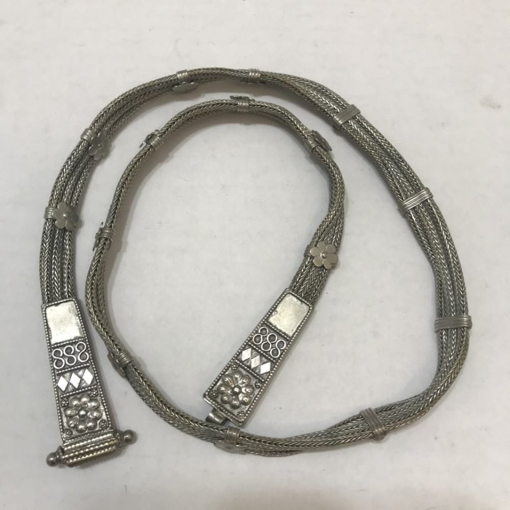 Silver Detailed Necklace - Picture 4 of 8